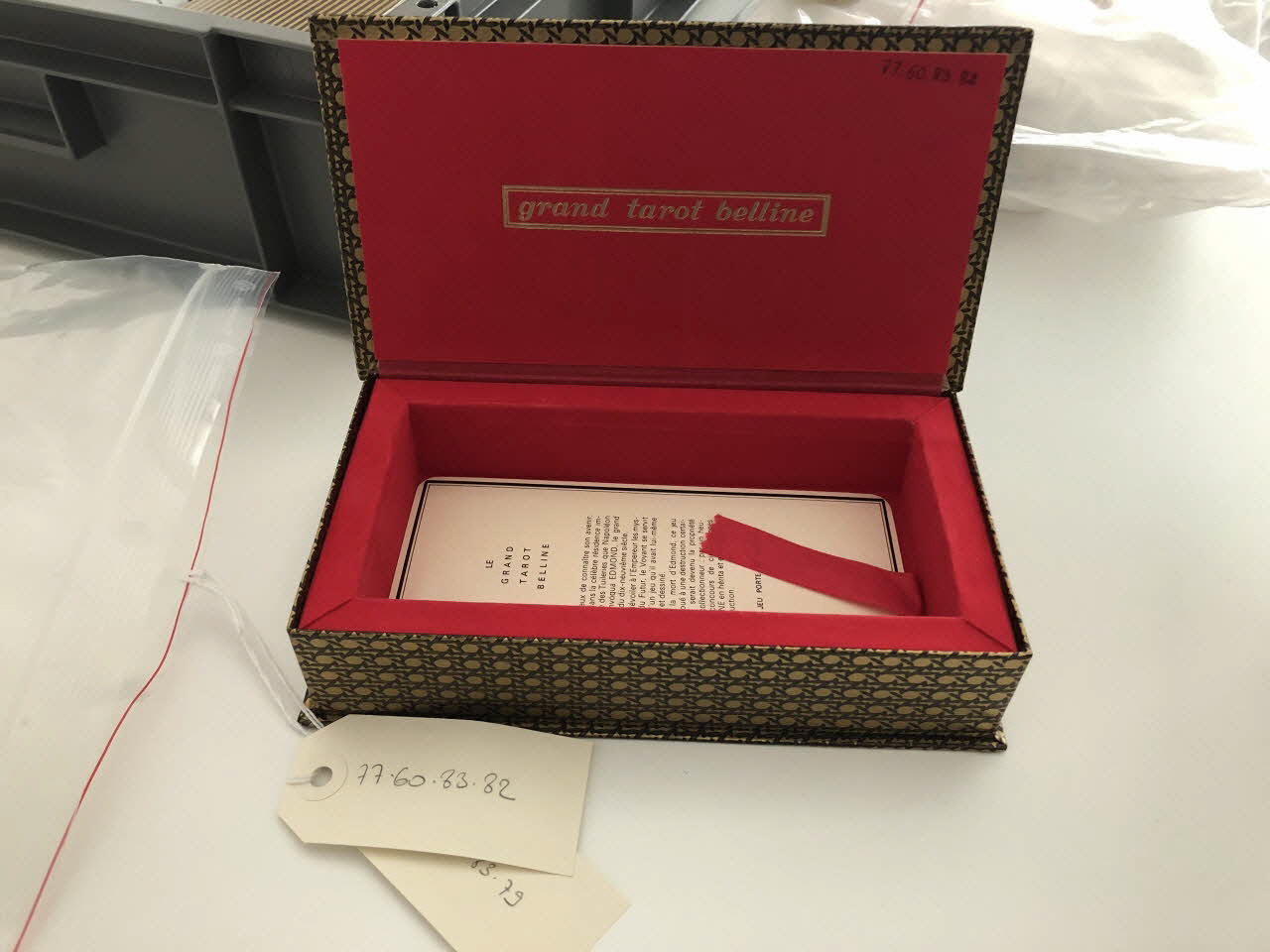 France Cartes ; Edmond jeu de tarots jeu de tarots Grand Oracle Belline 1966 1977.60.83.1-82 Photo