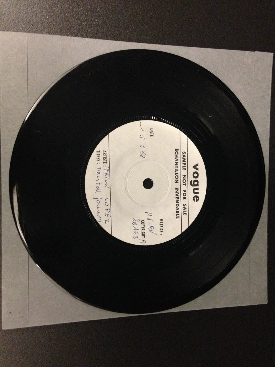 Trini Lopez ; Disques Vogue disque 45 tours Mental journey 1968/5/5 2001.69.16.3934 Photo