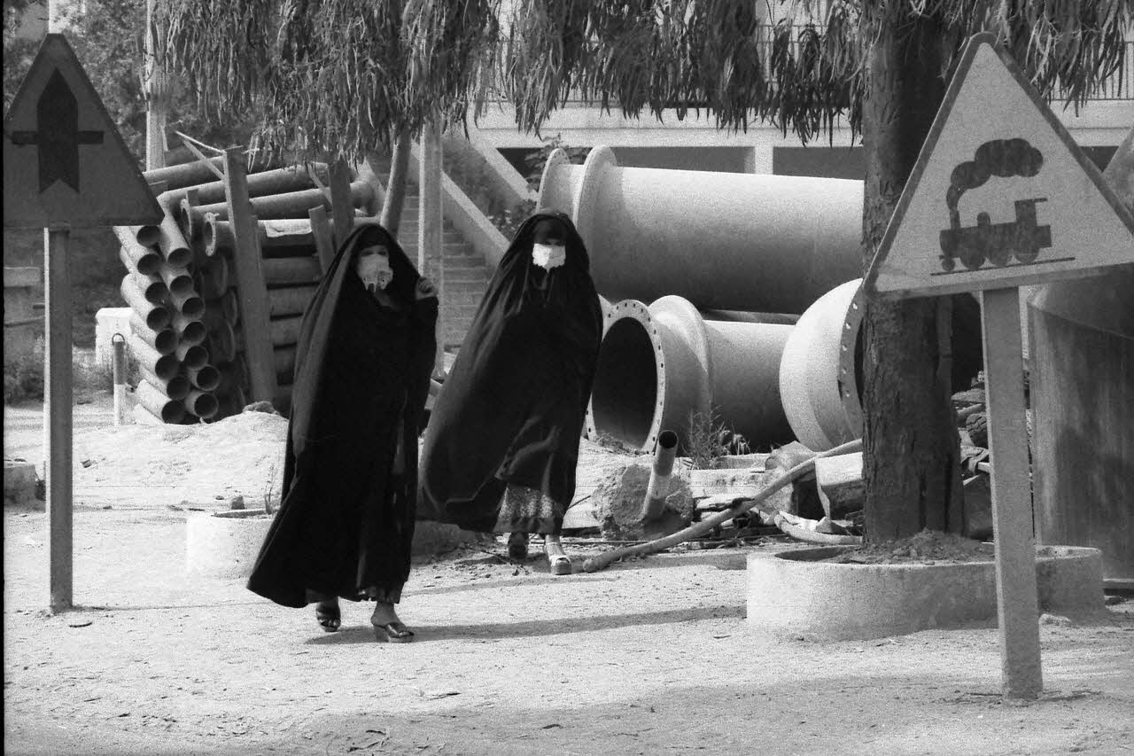Alain Leloup tirage photographique Dans la rue Algérie 1979 2018.94.1.10 Photo Collection Mucem  Alain Leloup