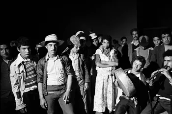Alain Leloup tirage photographique Dans la rue Algérie 1979 2018.94.1.13 Photo Collection Mucem  Alain Leloup