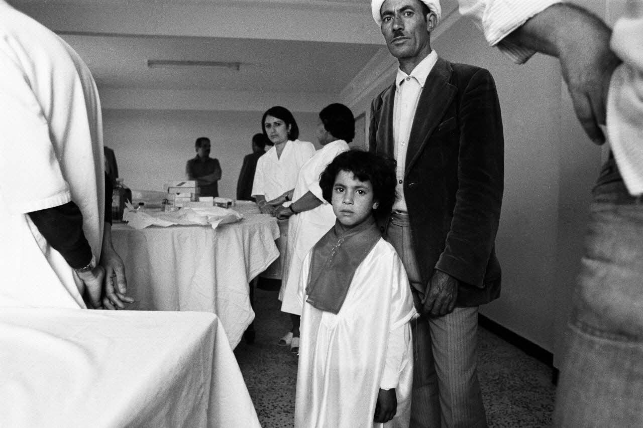 Alain Leloup tirage photographique Circoncision Algérie 1979 2018.94.1.2 Photo Collection Mucem  Alain Leloup