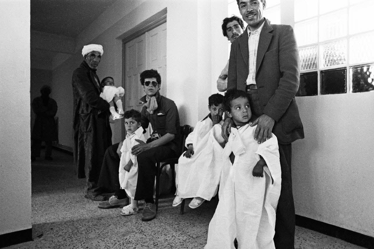 Alain Leloup tirage photographique Circoncision Algérie 1979 2018.94.1.3 Photo Collection Mucem  Alain Leloup