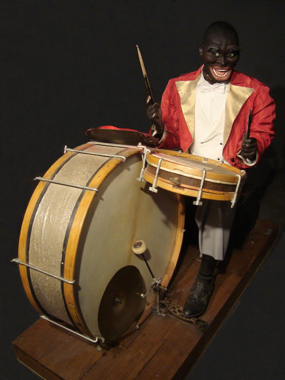 Roullet Decamps automate électrique Batteur - Jazz Band Ile-de-France, France 1918-1922 1985.25.100 Photo Mucem / cliché : Souillac, musée de l'automate