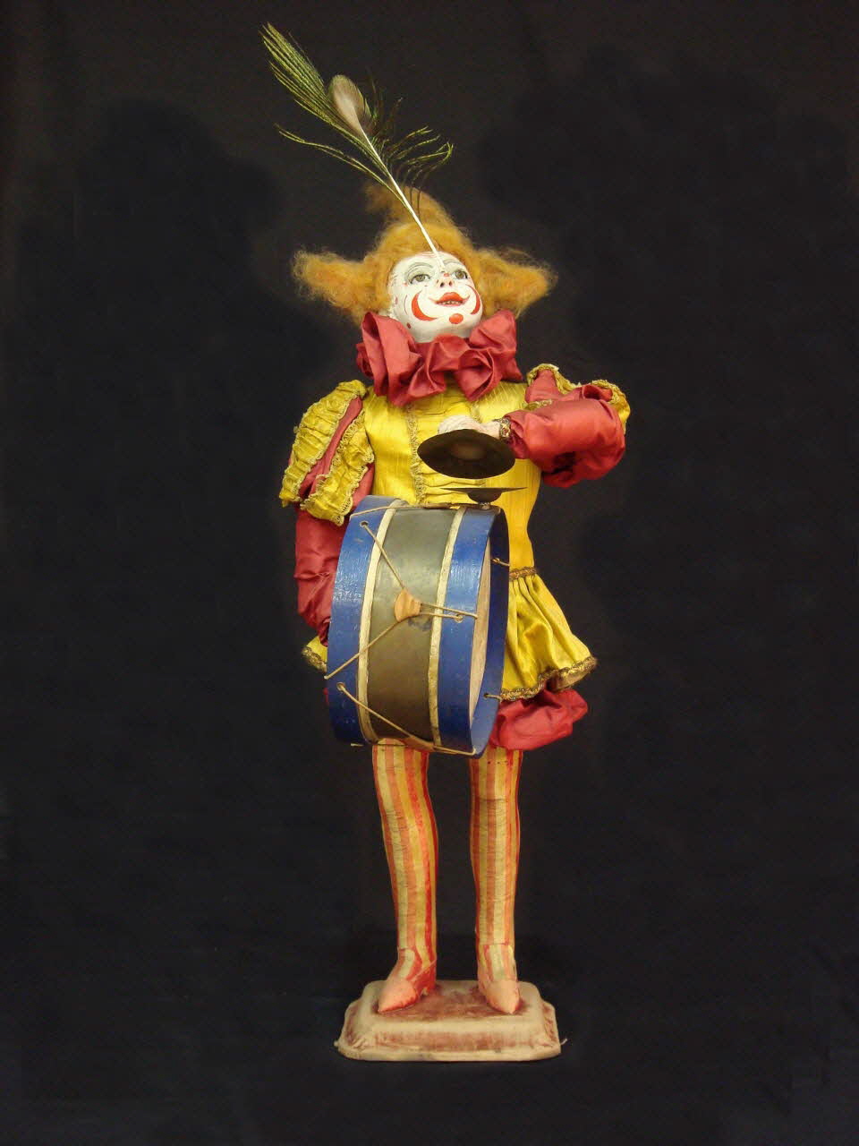 Roullet Decamps automate mécanique à musique Clown joueur de grosse caisse Ile-de-France, France 1870 1985.25.119 Photo Mucem / cliché : Souillac, musée de l'automate