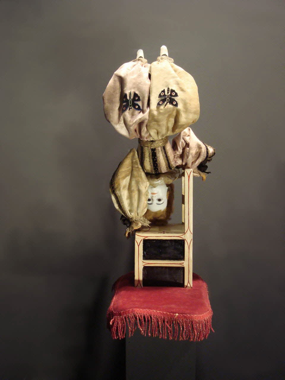 Roullet Decamps automate mécanique à musique Clown équilibriste à la chaise Ile-de-France, France 1898-1902 1985.25.132 Photo Mucem / cliché : Souillac, musée de l'automate