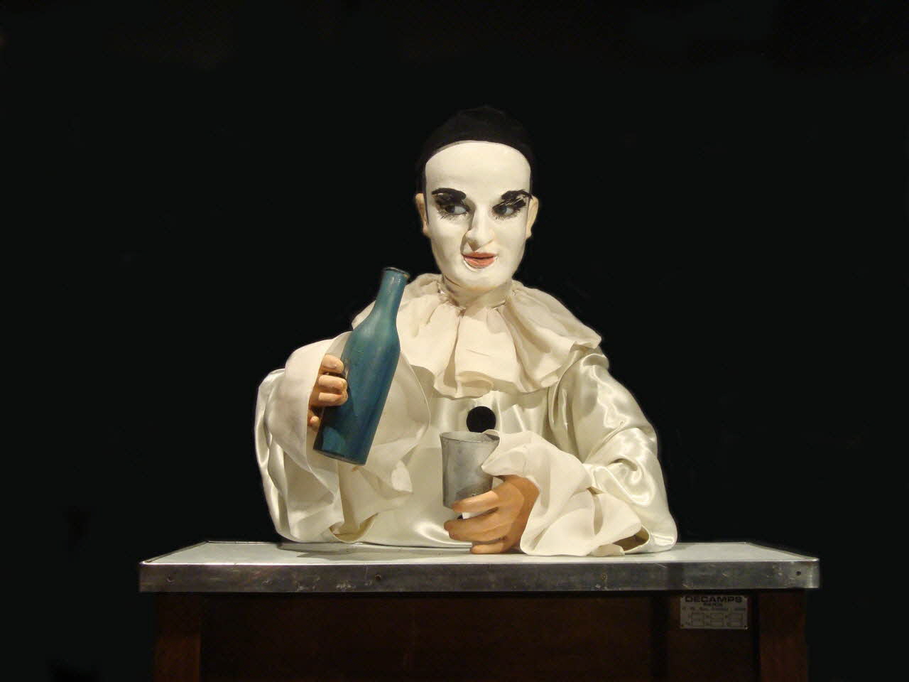 Roullet Decamps automate électrique Pierrot buveur Ile-de-France, France 1927-1930 1985.25.179 Photo Mucem / cliché : Souillac, musée de l'automate