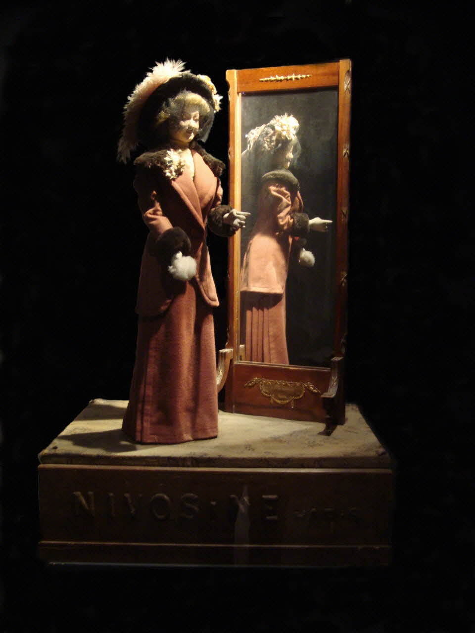 Phalibois automate électrique Dame Nivosine Ile-de-France, France 1914 1985.25.232 Photo Mucem / cliché : Souillac, musée de l'automate