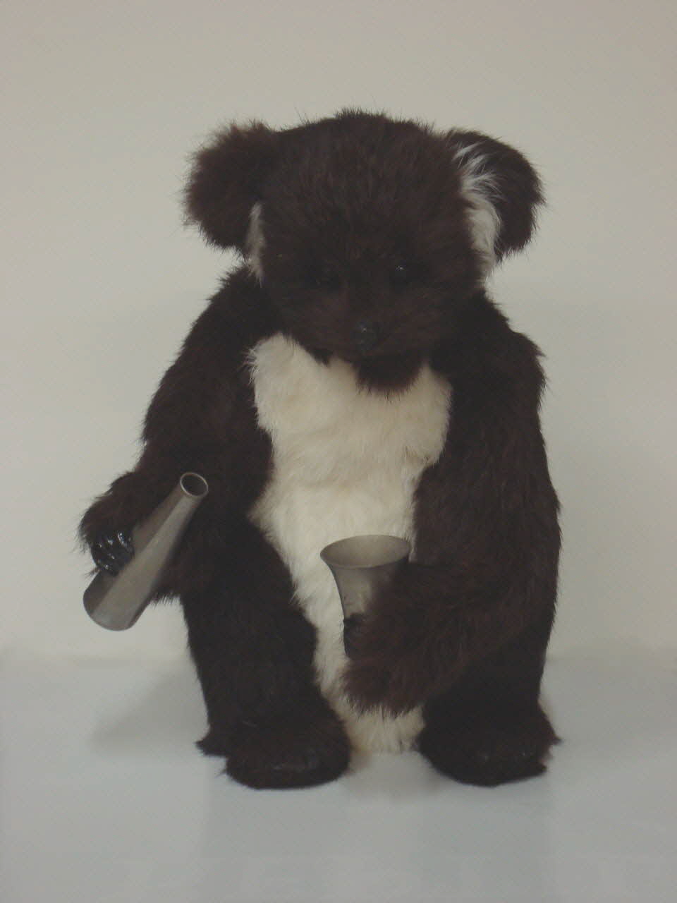 Roullet Decamps automate mécanique Ours buveur Ile-de-France, France 1910 1985.25.291 Photo Mucem / cliché : Souillac, musée de l'automate