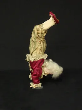 Roullet Decamps automate mécanique Clown marchant sur les mains Ile-de-France, France 1900 1985.25.80 Photo Mucem / cliché : Souillac, musée de l'automate