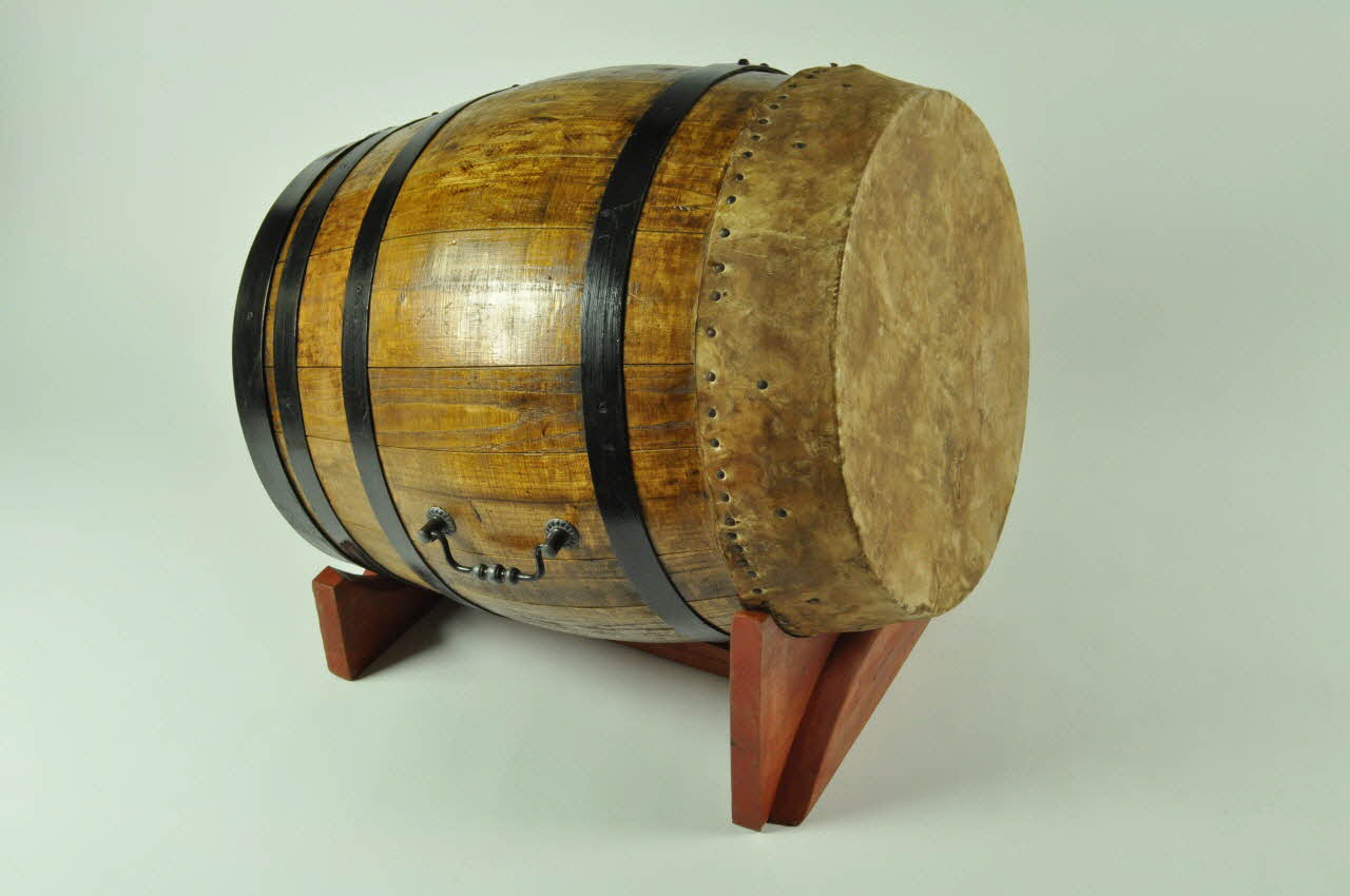 Association Cimendef caisse claire Rouleur (aussi ouler, ouler) La Réunion, France 1997-1998 1998.58.1.1-2 Photo Mucem