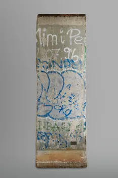 pan de mur Mur de Berlin Berlin, Allemagne 1974 2008.77.1  Photo Mucem / Marianne Kuhn