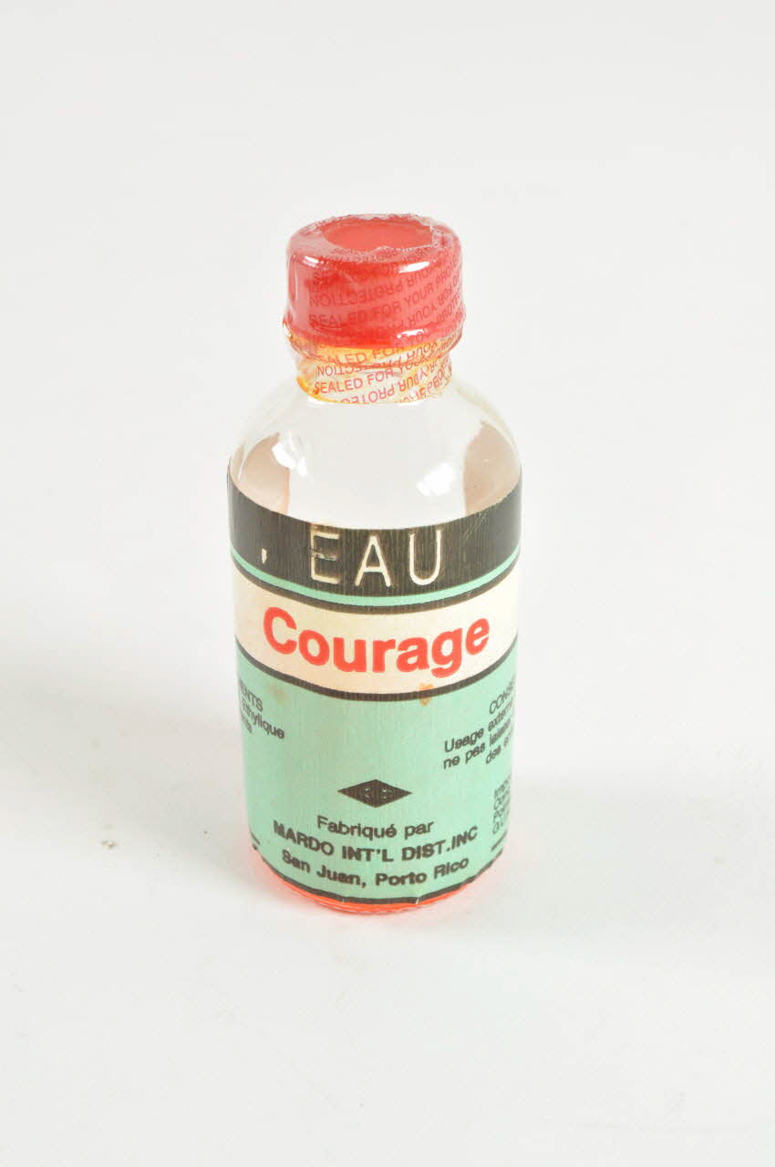 flacon Eau Courage 1998.72.1.27 Photo Mucem