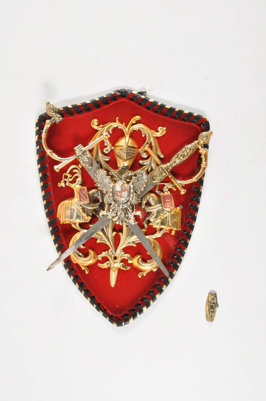 blason épées de saint Georges 1998.72.1.31.1-3 Photo Mucem