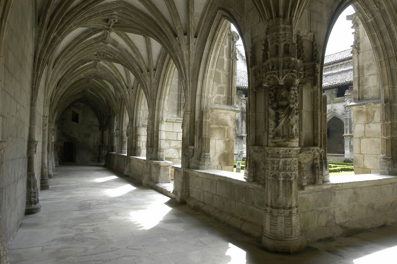 Christophe Fouin photographie Cloître de la cathédrale Saint-Etienne Midi-Pyrénées, France 2008/5/6 PHP.2008.1.127 Photo