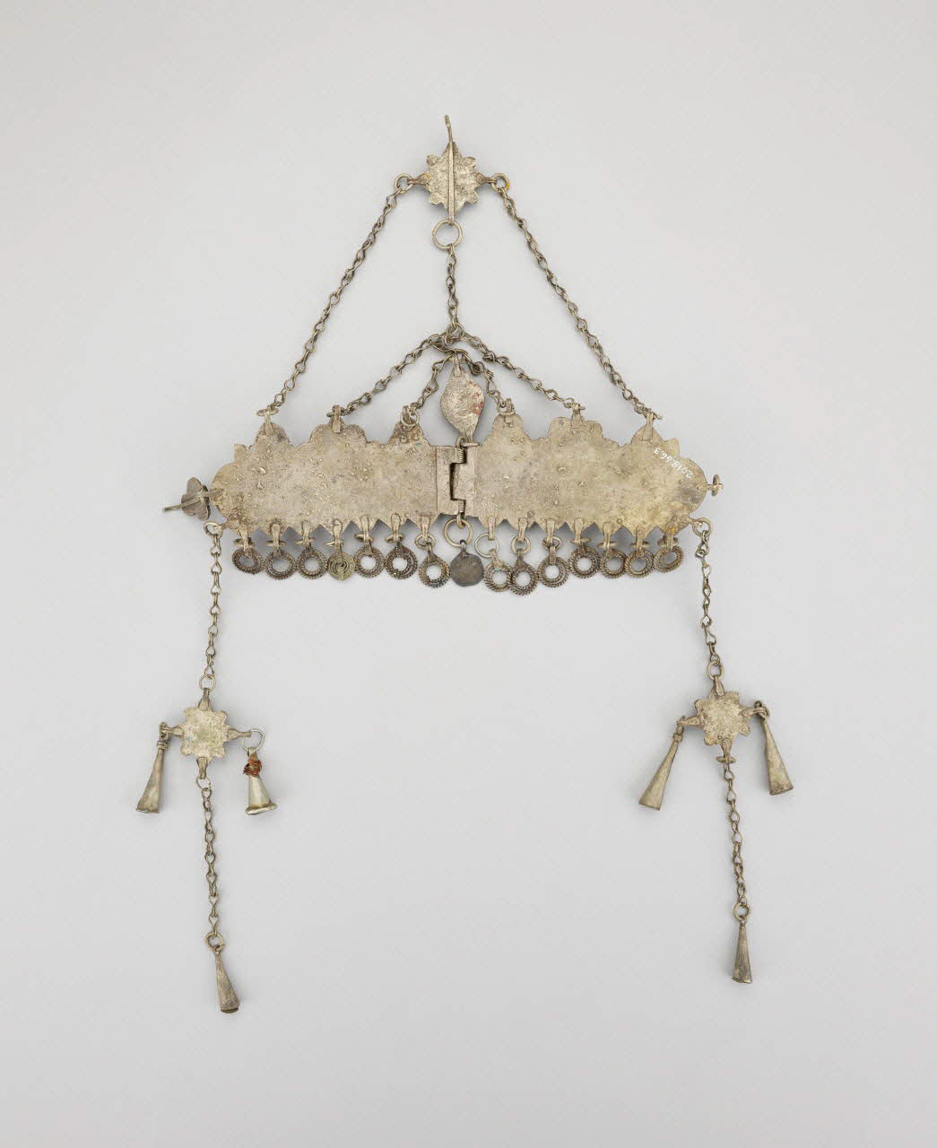 parure de tête 2018.66.3 Photo Mucem / Marianne Kuhn