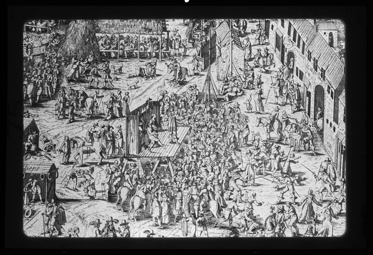 Alain Guey photographie "Foire de Guibray". Cuivre noir et blanc. Copie du 19è siècle de l'estampe de Chauvel. Calvados. Cuivre noir et blanc. Dimensions : 587 x 470 Ile-de-France, France 1975/4/1 Ph.1975.12.284 Photo