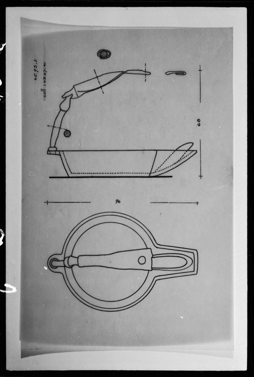 Nicaise photographie Lampe à un godet". A couvercle Ile-de-France, France 1975/6/1 Ph.1975.12.450 Photo