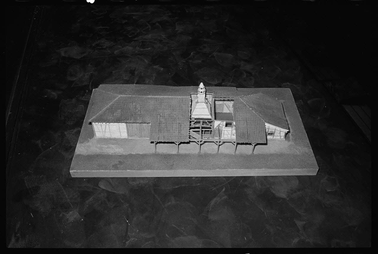 Réunion des musées nationaux - Grand Palais photographie Maquette d'une maison de Bresse France 1974/12/1 Ph.1975.4.175 Photo