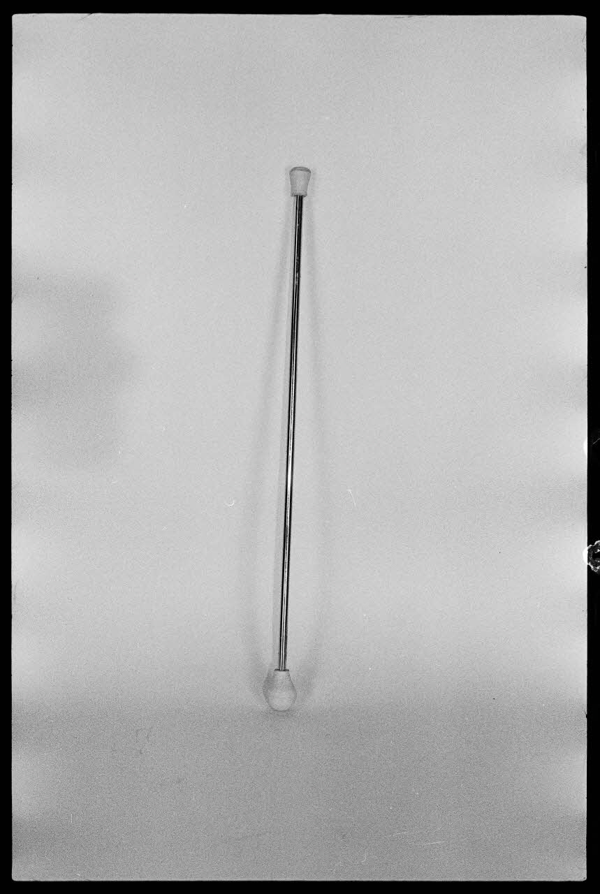 Réunion des musées nationaux - Grand Palais photographie Costume de majorette : bâton France 1974/12/1 Ph.1975.4.234 Photo