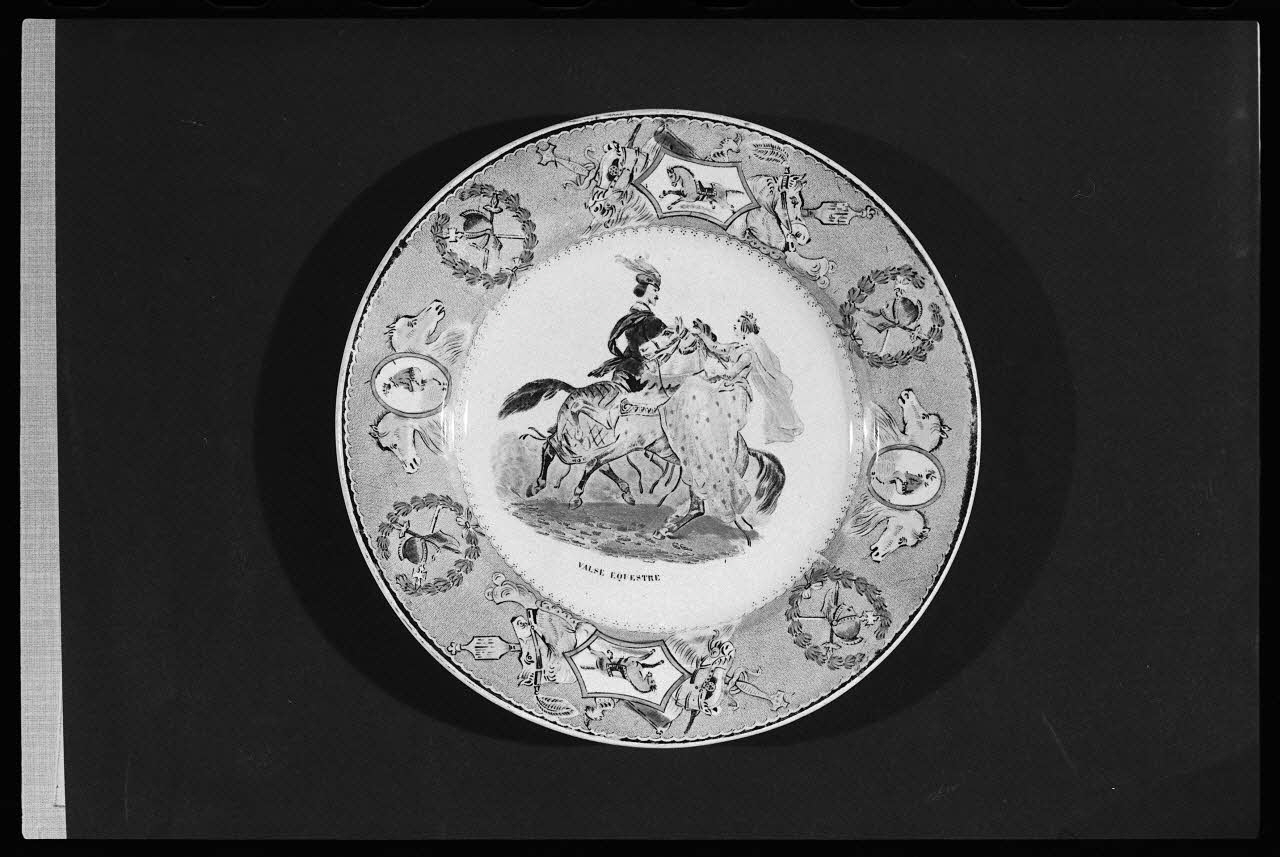 Réunion des musées nationaux - Grand Palais photographie Assiette France 1974/12/1 Ph.1975.4.268 Photo