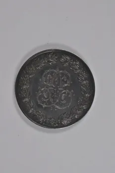 médaille de mariage Marie Chaperon 3 décembre 1896 1999.13.1 Photo Mucem