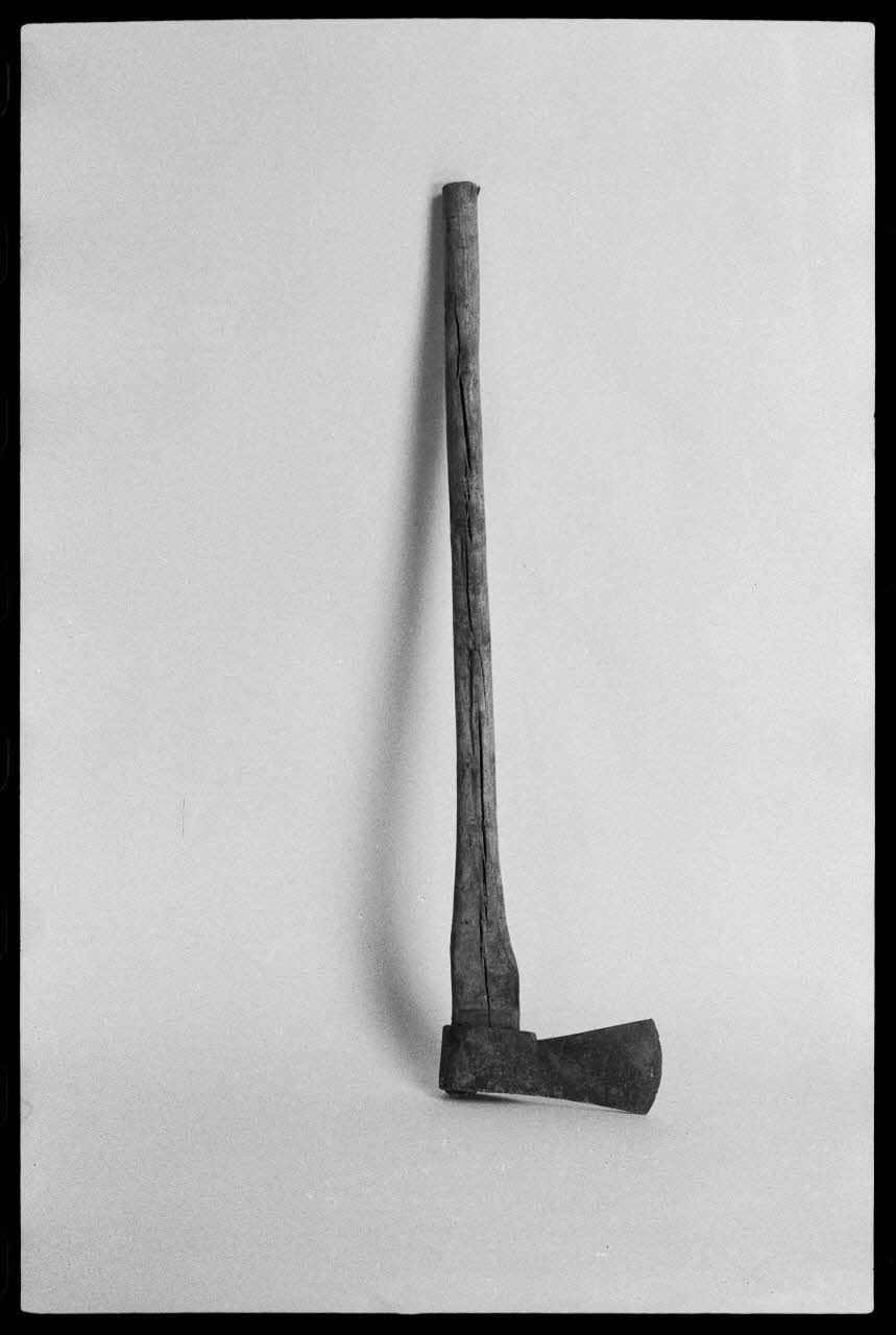 Réunion des musées nationaux - Grand Palais photographie Hache France 1974/12/1 Ph.1975.4.305 Photo