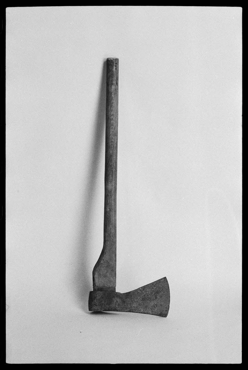 Réunion des musées nationaux - Grand Palais photographie Hache France 1974/12/1 Ph.1975.4.306 Photo