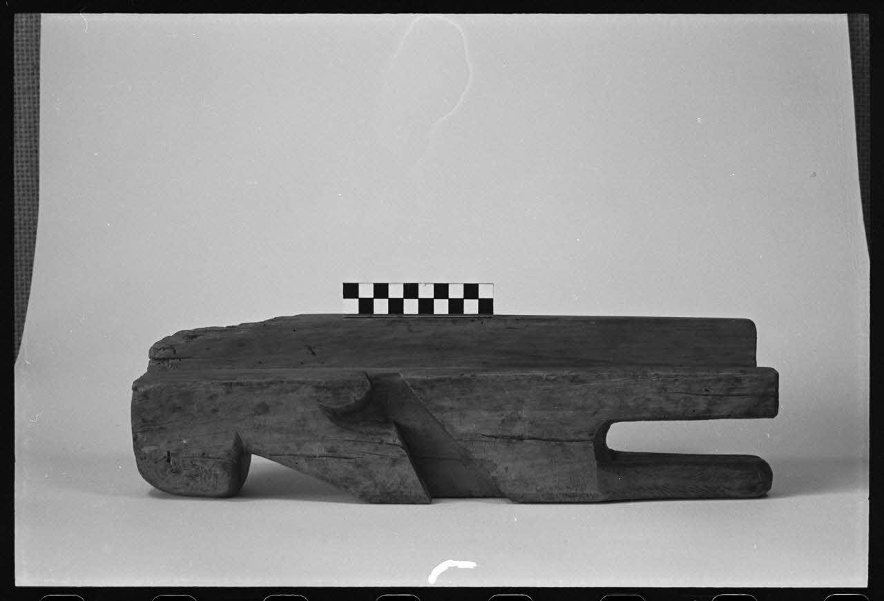 Michel Perréard photographie Haute vallée du Var. Outil à bois : gème-rabot Provence-Alpes-Côte d'Azur, France 1975 Ph.1975.58.108 Photo