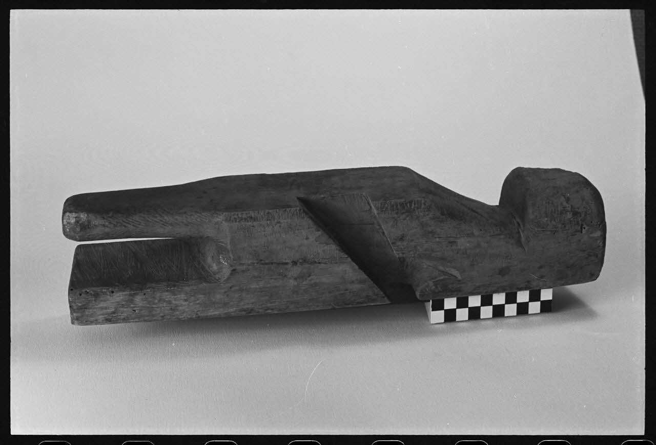 Michel Perréard photographie Haute vallée du Var. Outil à bois : gème-rabot Provence-Alpes-Côte d'Azur, France 1975 Ph.1975.58.109 Photo