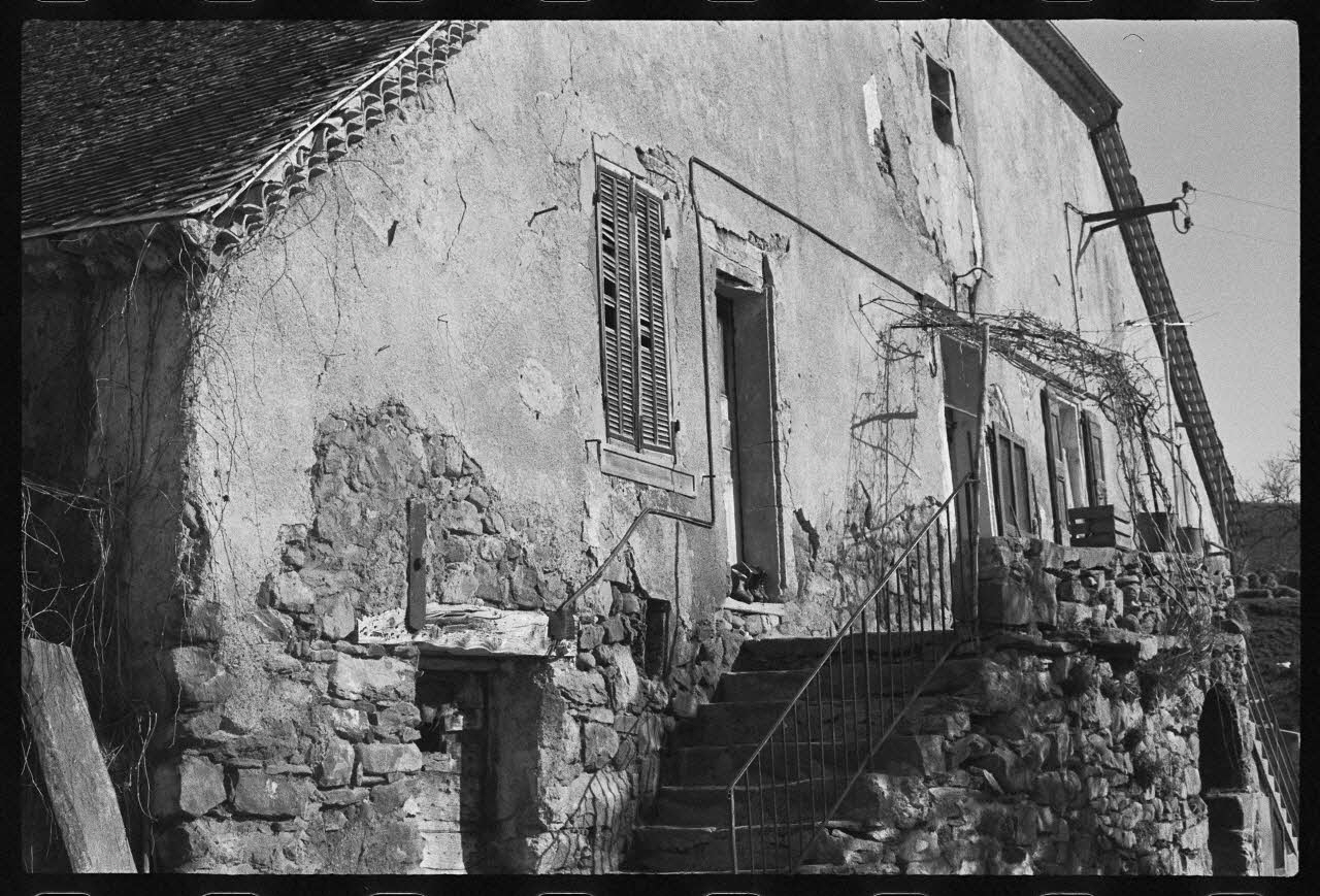 Patrick Loriano photographie Propriété de Monsieur Muret. Maison de type "gapençais" Provence-Alpes-Côte d'Azur, France 1974/8/1 Ph.1975.59.18 Photo
