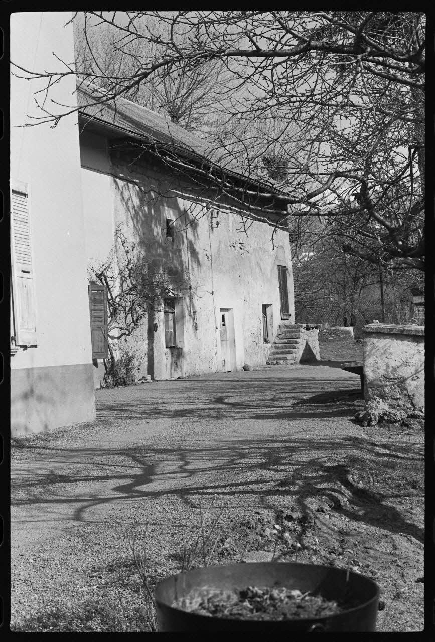 Patrick Loriano photographie Propriété de Monsieur Davin : maison d'habitation et d'exploitation Provence-Alpes-Côte d'Azur, France 1974/8/1 Ph.1975.59.2 Photo