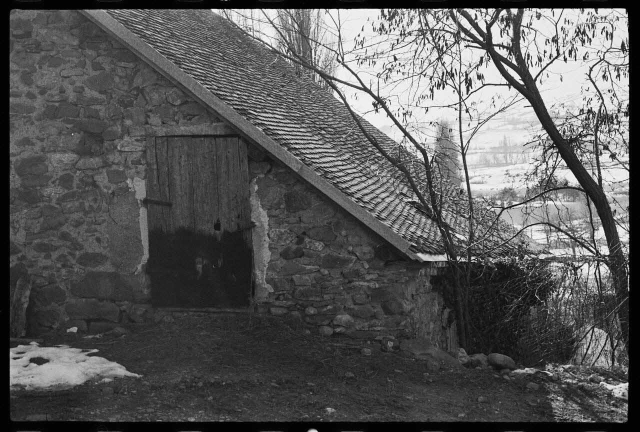 Patrick Loriano photographie Propriété de Monsieur Muret. Maison de type "gapençais" Provence-Alpes-Côte d'Azur, France 1974/8/1 Ph.1975.59.21 Photo