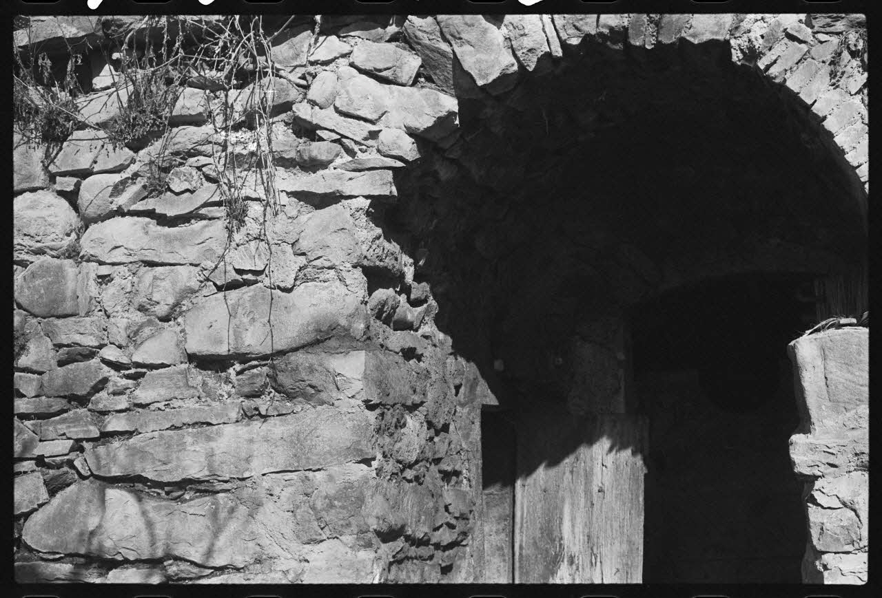 Patrick Loriano photographie Propriété de Monsieur Muret. Maison de type "gapençais" Provence-Alpes-Côte d'Azur, France 1974/8/1 Ph.1975.59.25 Photo