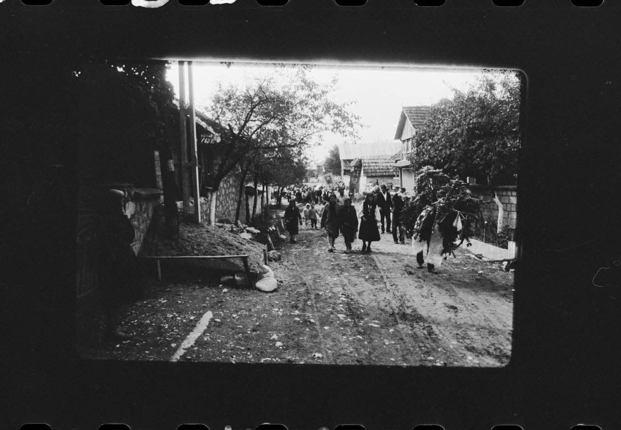 Jean Cuisenier photographie Enquête conduite par Jean Cuisenier en Roumanie (5 septembre au 5 octobre 1974) Olténie, Roumanie 1974/9/5 Ph.1975.69.72 Photo