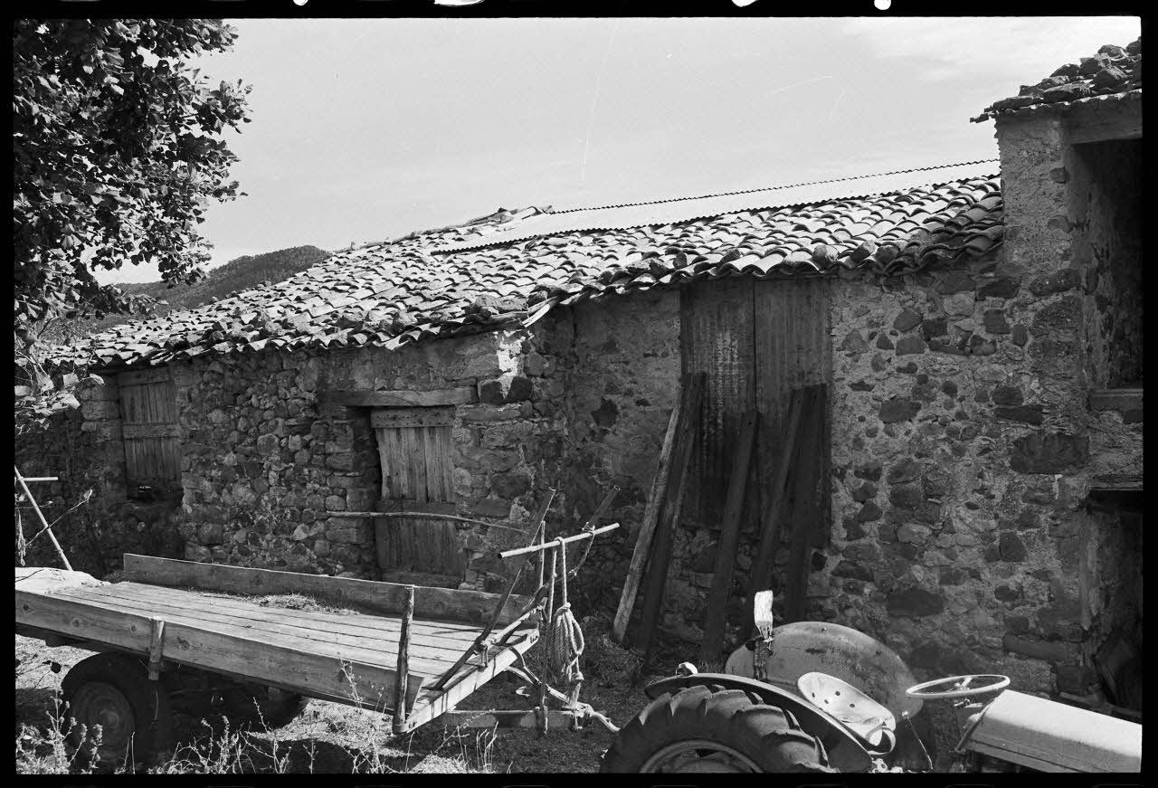 Jean-Marie Bertrand photographie Partie centrale de la façade arrière Provence-Alpes-Côte d'Azur, France 1974/7/1 Ph.1975.87.13 Photo