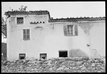 Jean-Marie Bertrand photographie Façade Ouest de la bâtisse Provence-Alpes-Côte d'Azur, France 1974/7/1 Ph.1975.87.19 Photo