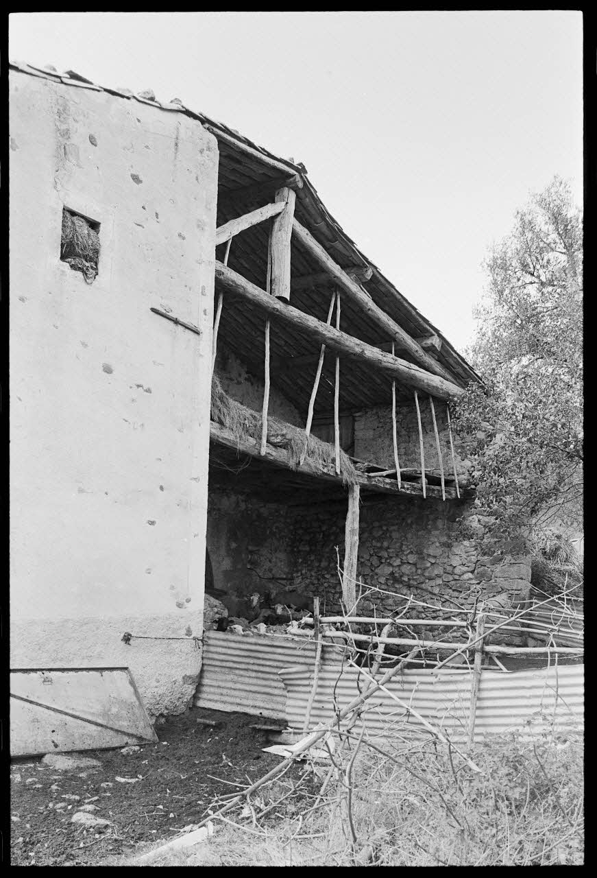 Jean-Marie Bertrand photographie Bergerie dite "Sousta" Provence-Alpes-Côte d'Azur, France 1974/7/1 Ph.1975.87.23 Photo