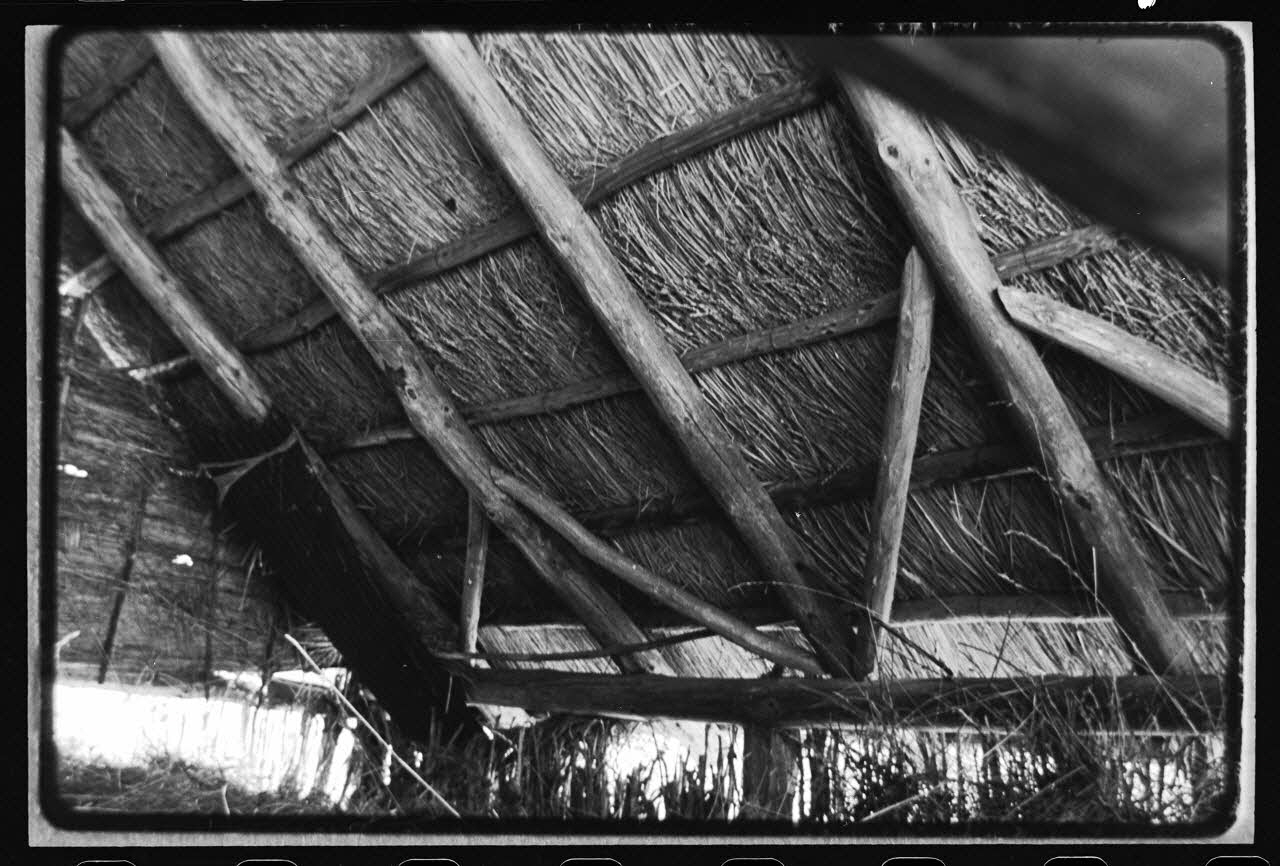 Jean-Marie Bertrand photographie Cabanon : détail de la charpente Provence-Alpes-Côte d'Azur, France 1974/7/1 Ph.1975.87.26 Photo