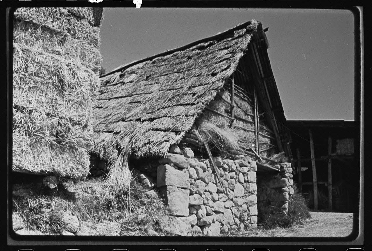 Jean-Marie Bertrand photographie Cabanon : accès en perspective Provence-Alpes-Côte d'Azur, France 1974/7/1 Ph.1975.87.27 Photo