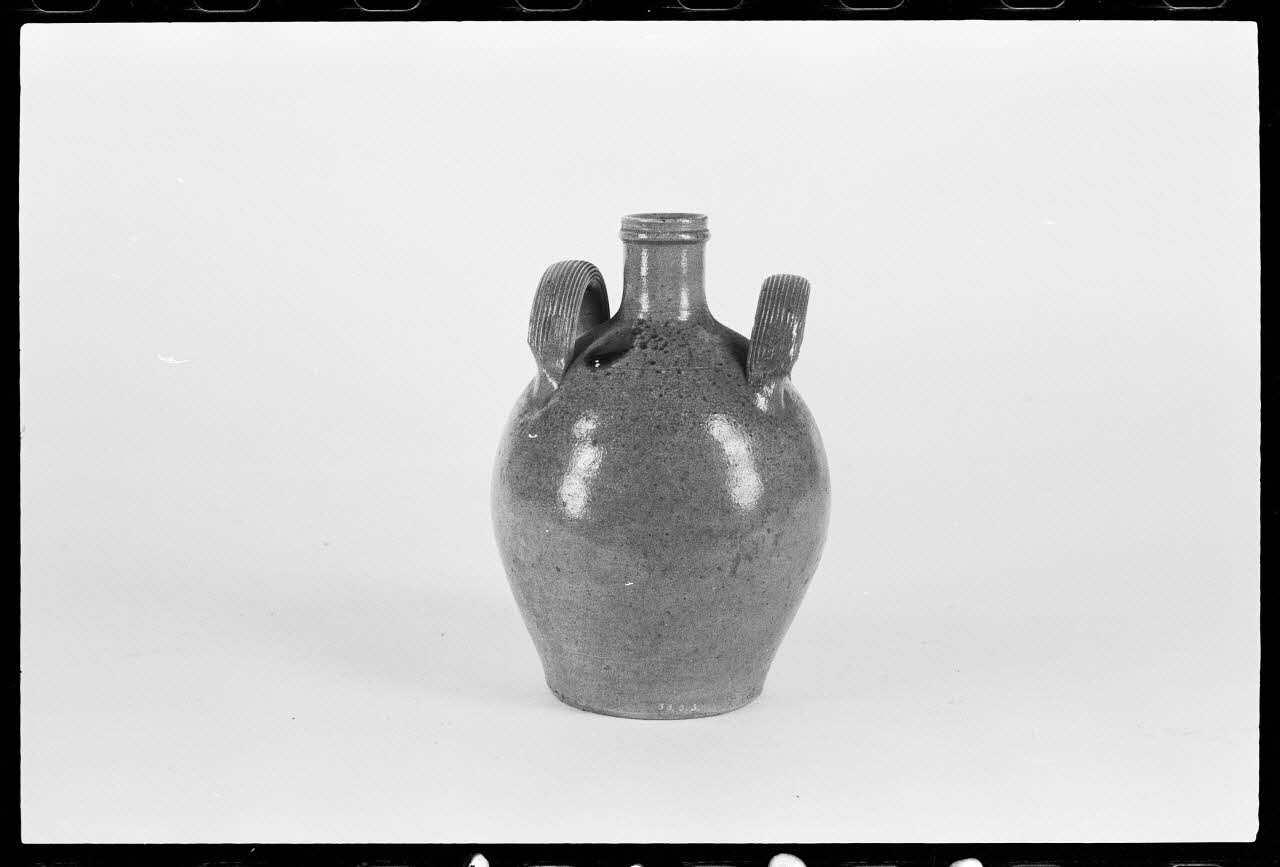 Jacques Hoepffner photographie Bouteille à huile France 1976/7/1 Ph.1976.1.1027 Photo