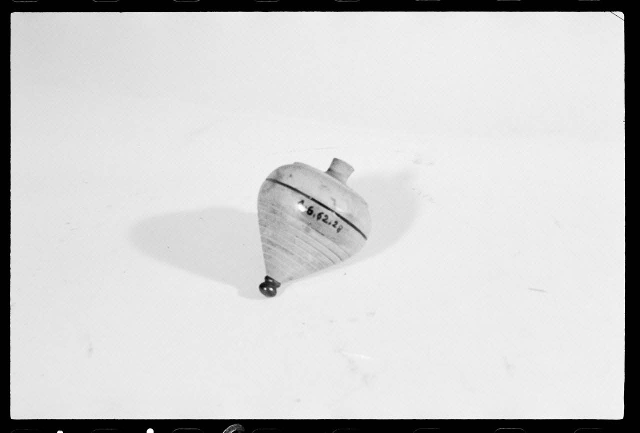 Jacques Hoepffner photographie MNATP. Exposition. Jouets France 1976/10/1 Ph.1976.1.1165 Photo