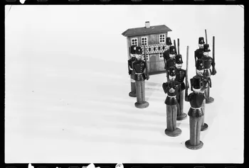 Jacques Hoepffner photographie MNATP. Exposition. Jouets France 1976/10/1 Ph.1976.1.1172 Photo