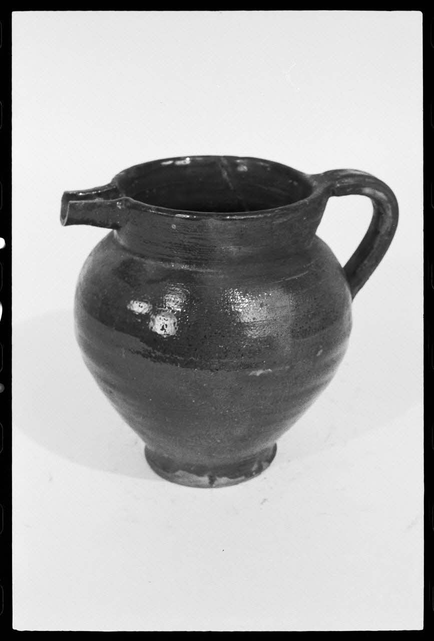 Jacques Hoepffner photographie Pot à vin France 1976/12/1 Ph.1976.1.1341 Photo