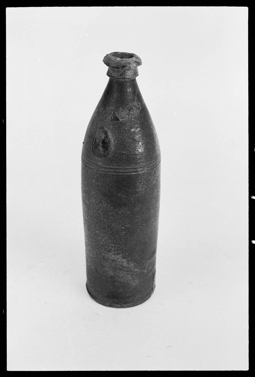 Alain Guey photographie Bouteille à cidre France 1976/5/1 Ph.1976.1.140 Photo