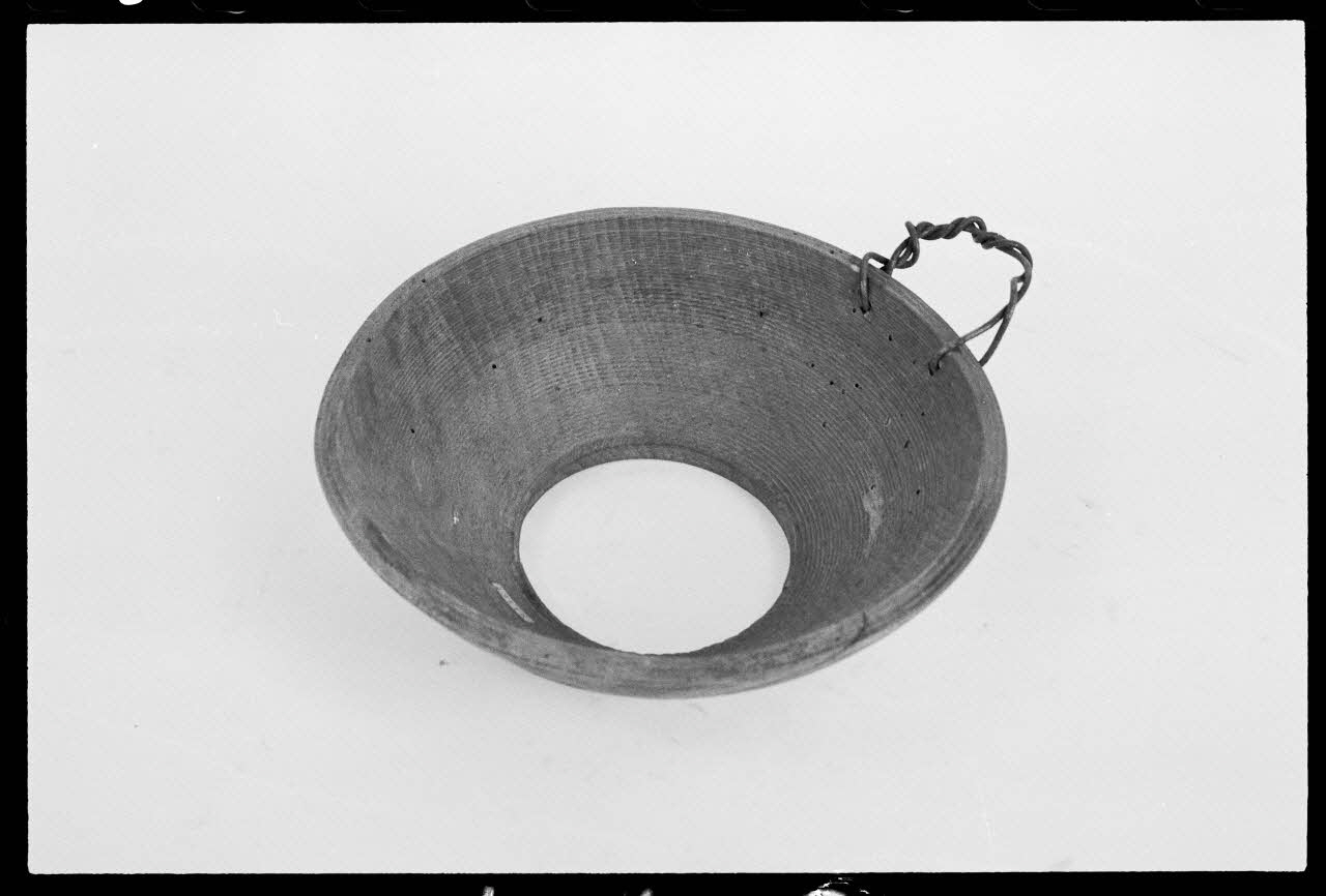 Alain Guey photographie Passoire à lait France 1976/5/1 Ph.1976.1.146 Photo