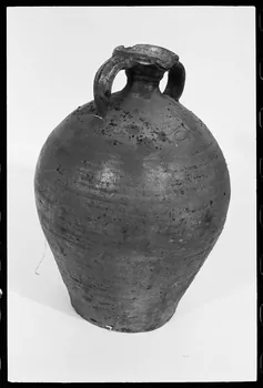 Jacques Hoepffner photographie Cruche à huile France 1976/12/1 Ph.1976.1.1466 Photo