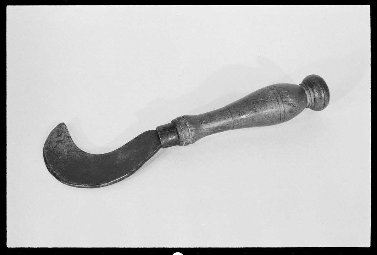 A. Chastanier photographie Serpette Alsace, France 1976/5/1 Ph.1976.1.199 Photo