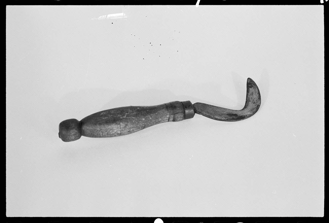 A. Chastanier photographie Serpette Alsace, France 1976/5/1 Ph.1976.1.203 Photo