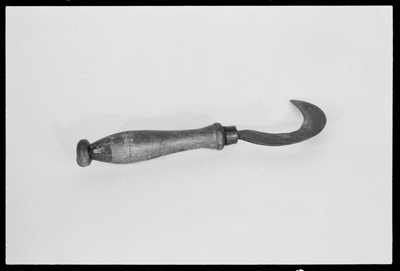 A. Chastanier photographie Serpette Alsace, France 1976/5/1 Ph.1976.1.205 Photo