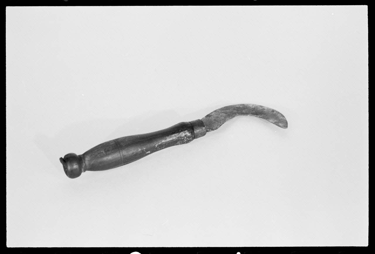 A. Chastanier photographie Serpette Alsace, France 1976/5/1 Ph.1976.1.207 Photo